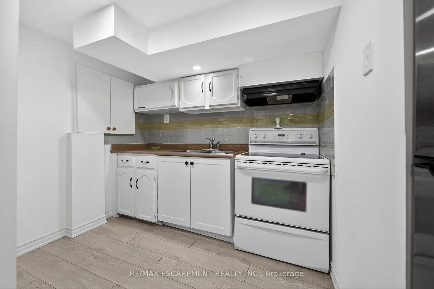 Additional image 15 of 1675 Upper Gage Avenue 47
