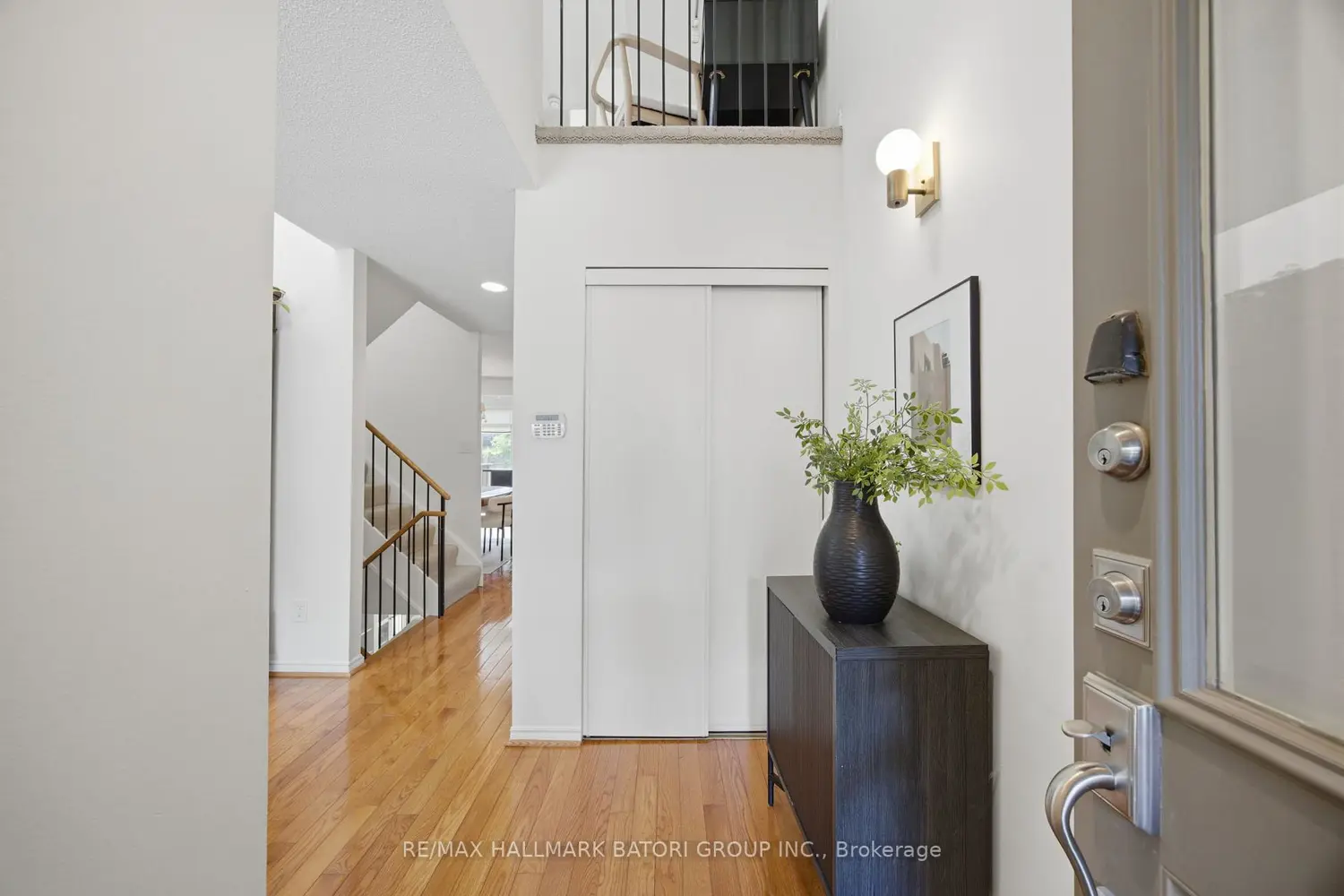 547 Merton Street photo 2