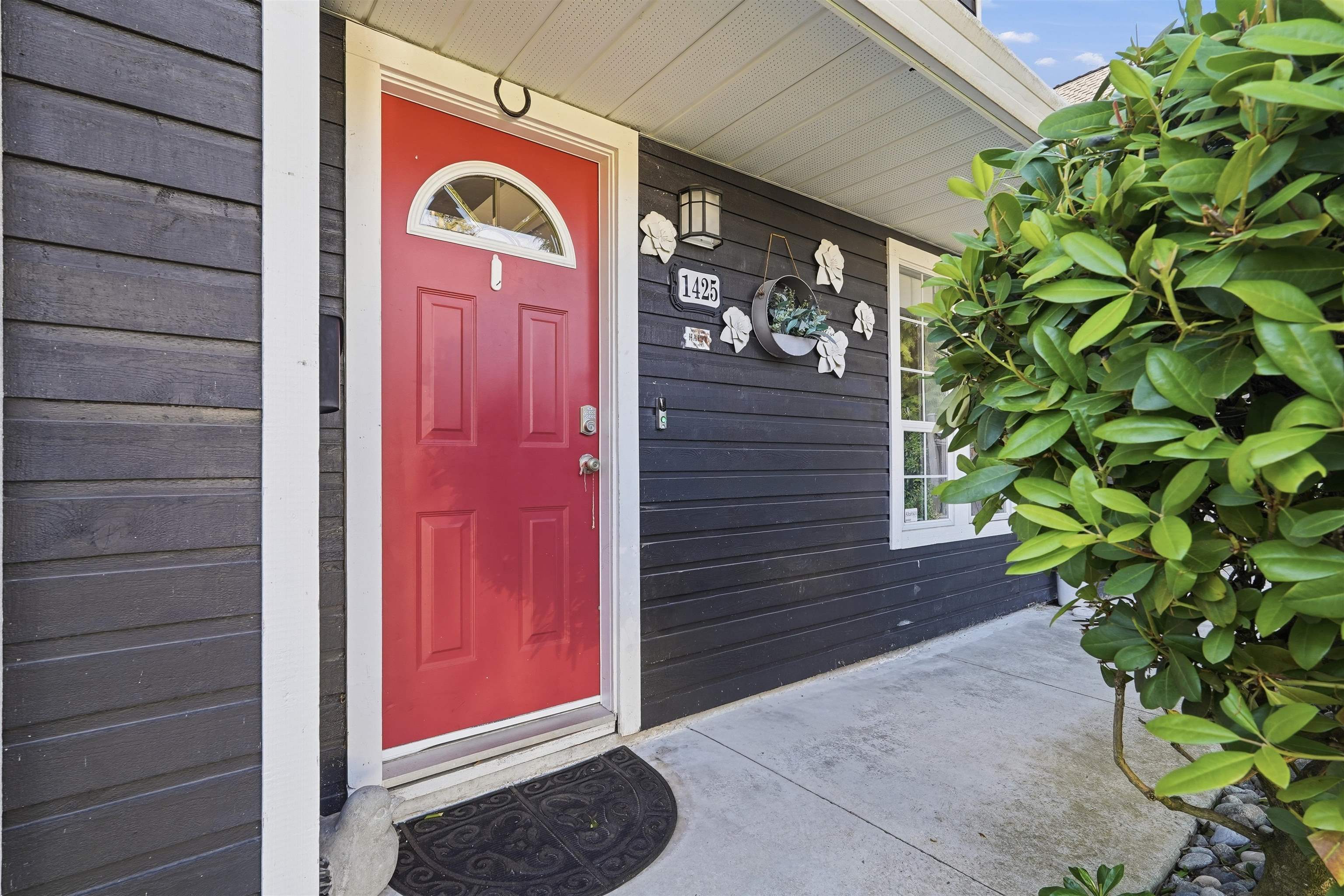 Additional image 3 of 1425 129 Street, Surrey, BC, V4A 3X9