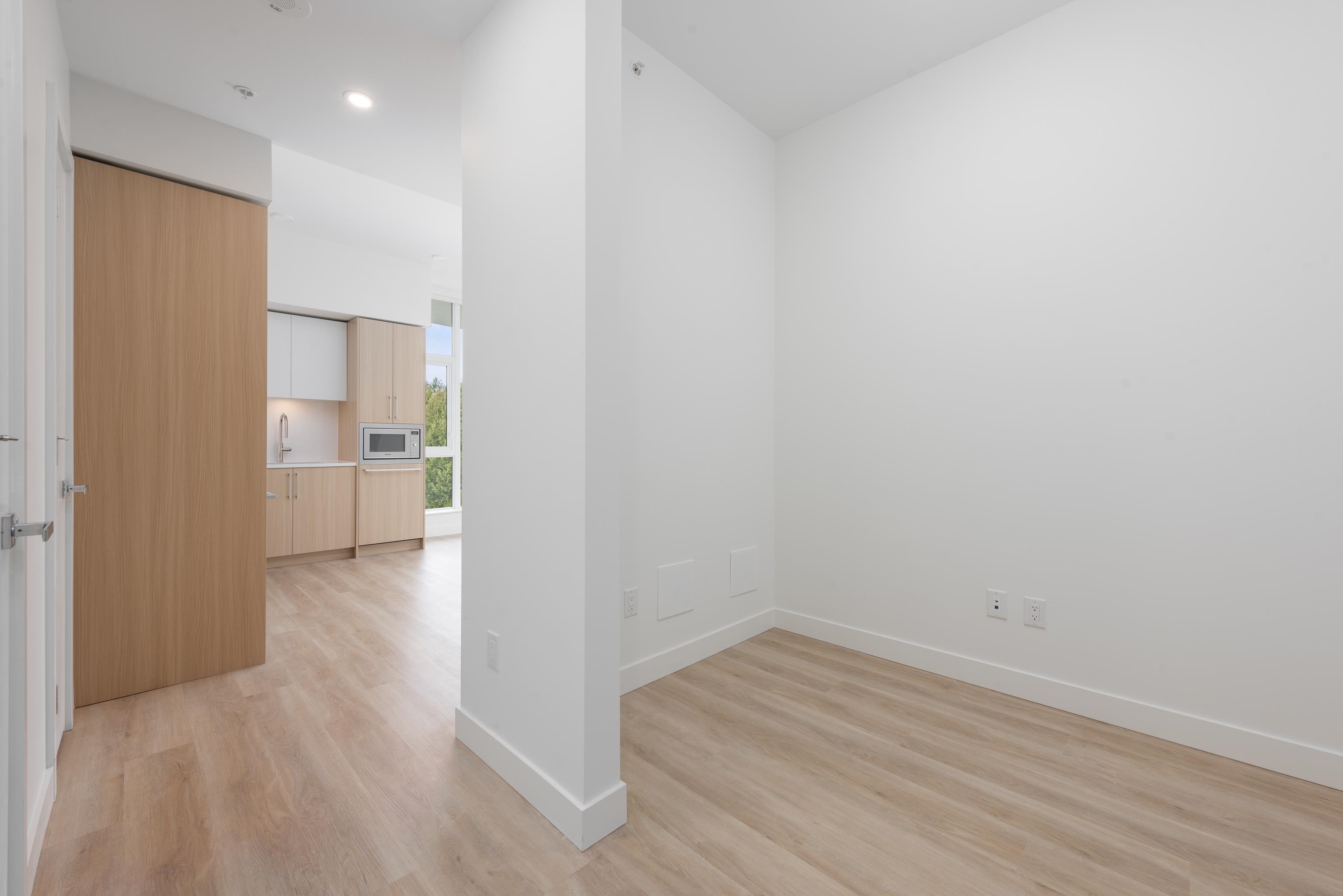 Additional image 6 of 303-9675 King George Boulevard, Surrey, BC, V3T 0T7