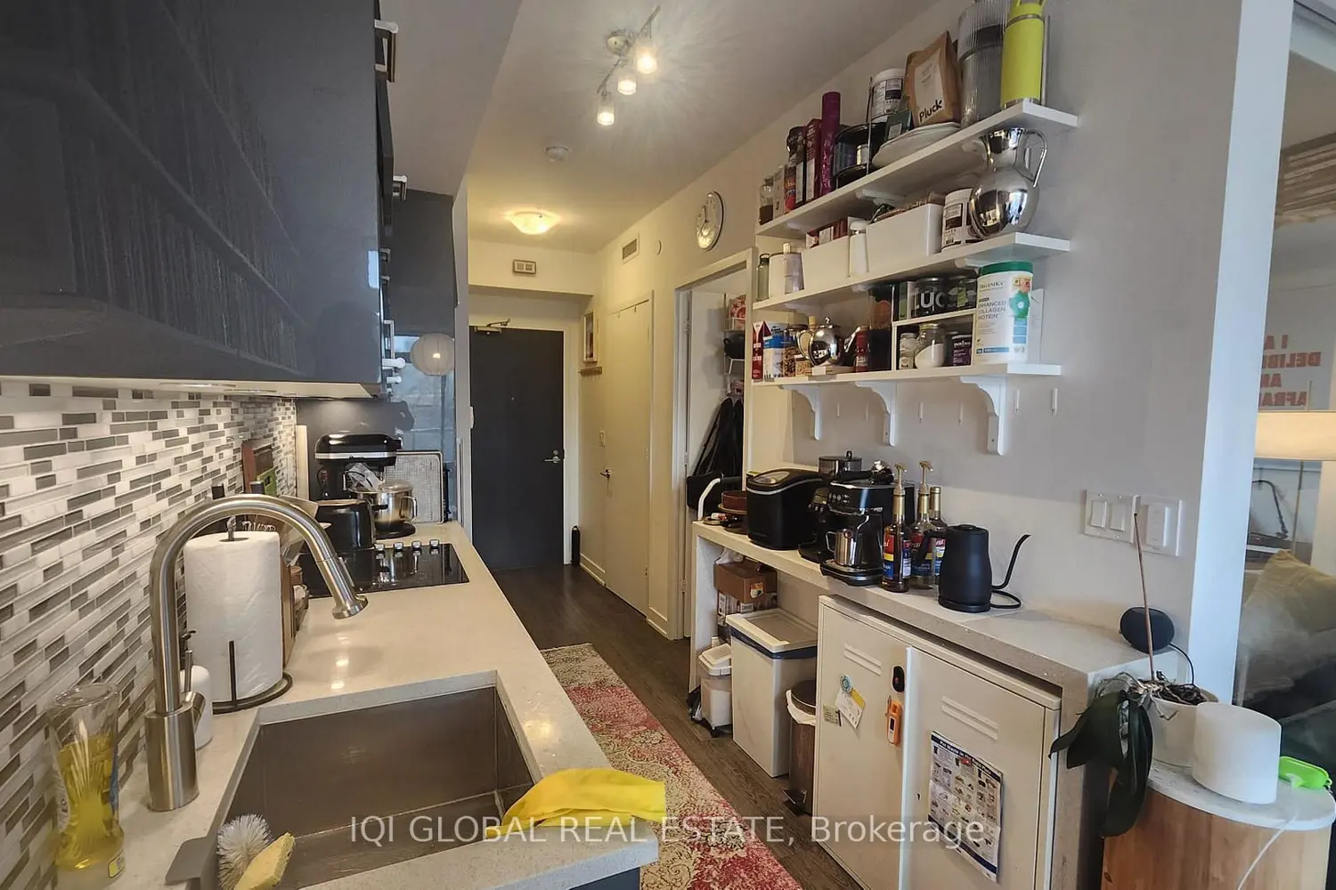 106 Dovercourt Road 407 photo 3