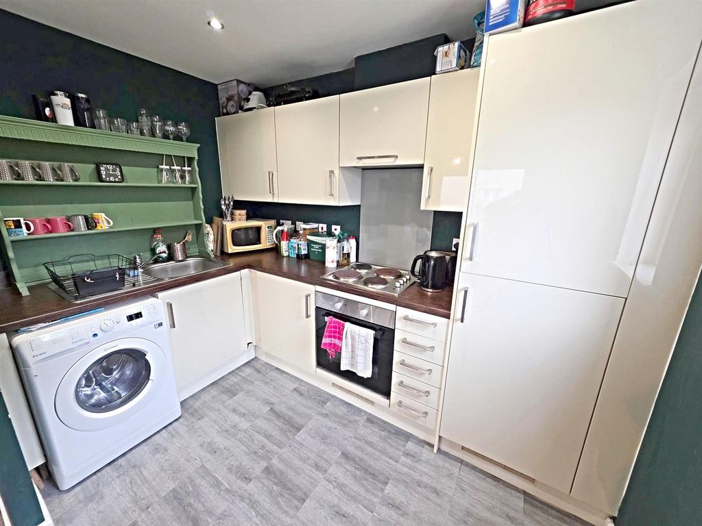 Additional image 3 of 1 bed flat for saleHeol Gryfydd, Rhydyfelin, Pontypridd CF37