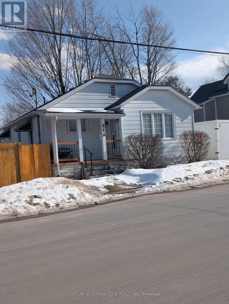44 MACDONALD STREET S