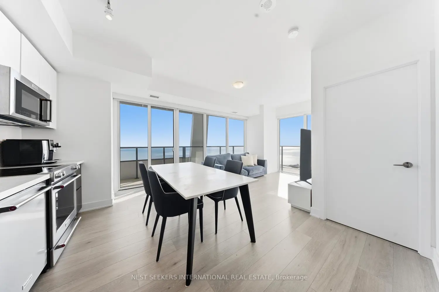 30 Shore Breeze Drive 5407 photo 5