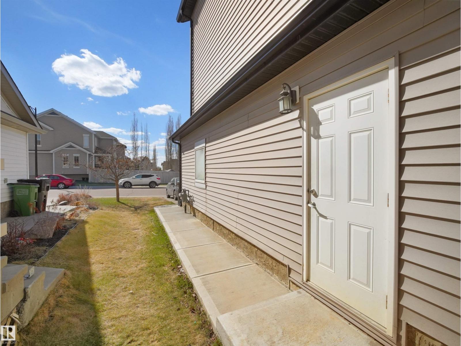 Additional image 5 of 1015 61 Street SW, Edmonton, AB, T6X0M4