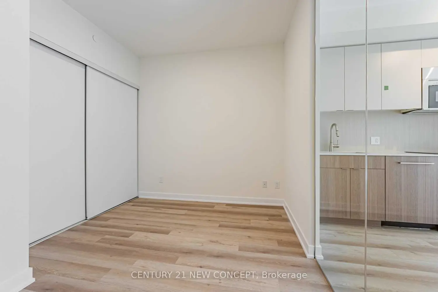840 St Clair Avenue 409 photo 5