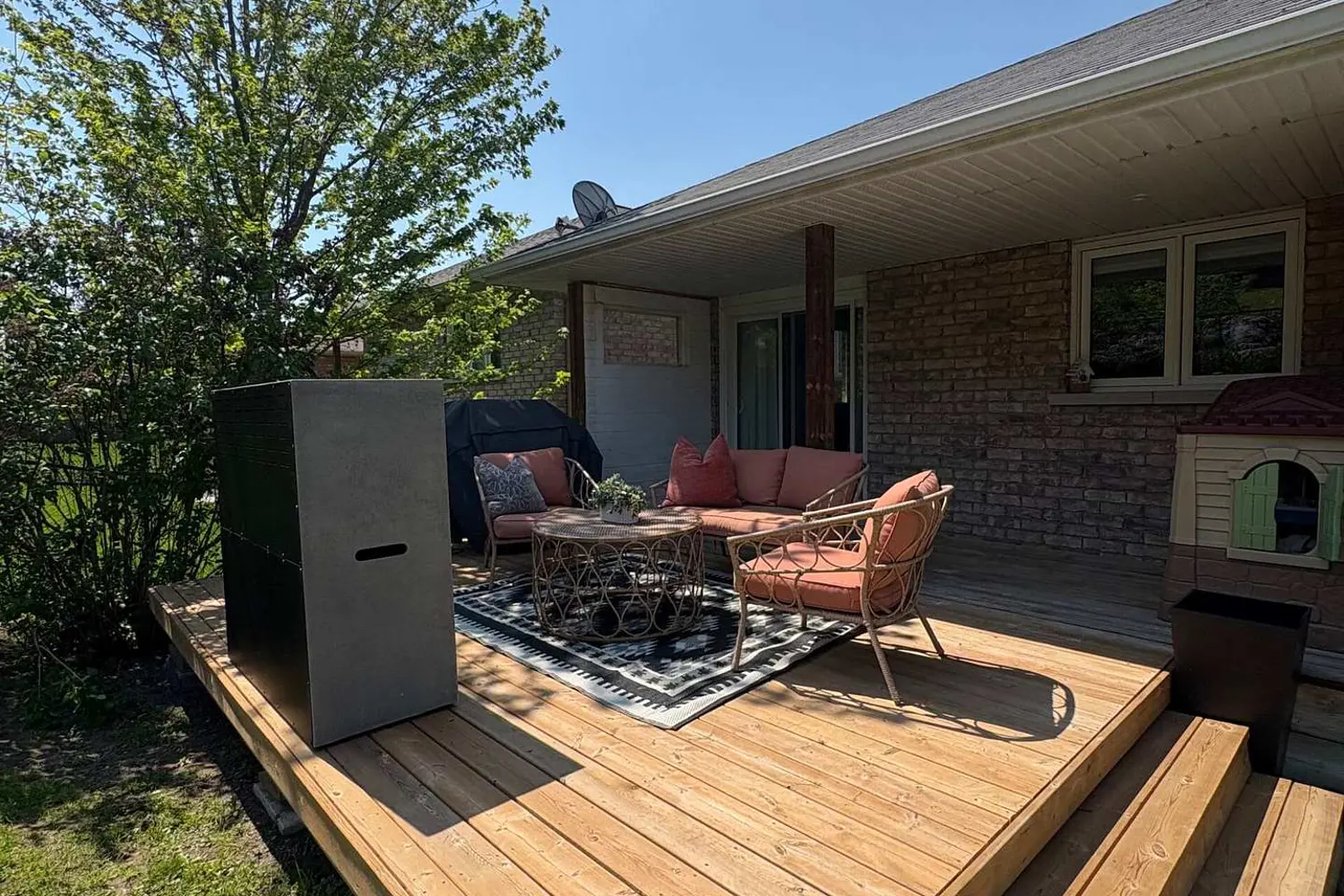 Additional image 17 of 401 Bianco Crescent