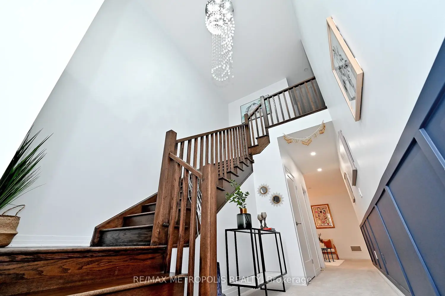 14 Jenner Drive photo 3