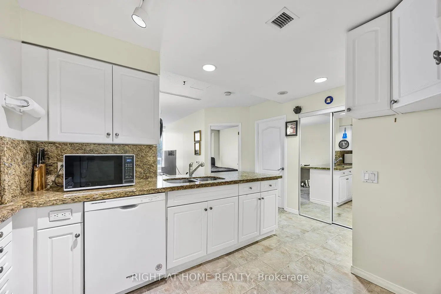 Additional image 3 of 74 Ross Street 53