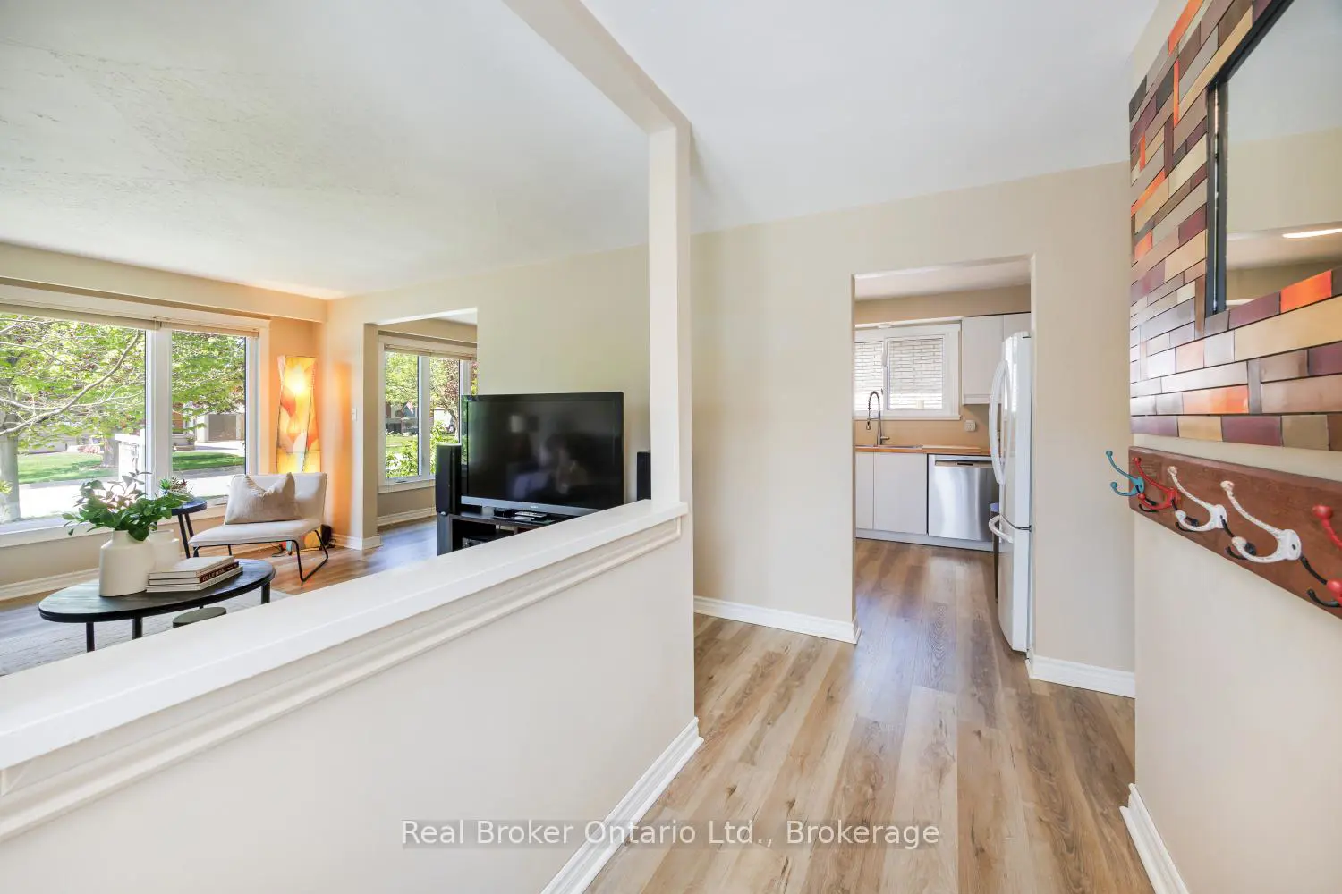 17 Strike Avenue photo 3