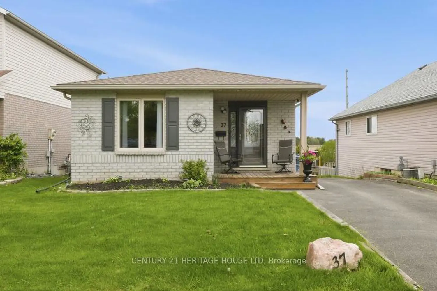 37 Anastasia Crescent