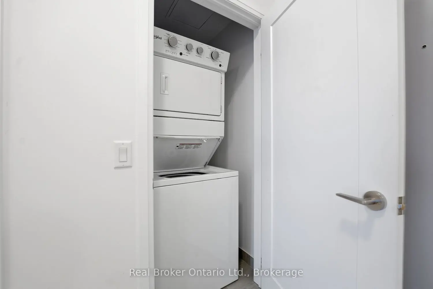 Additional image 12 of 16 Concord Place 642