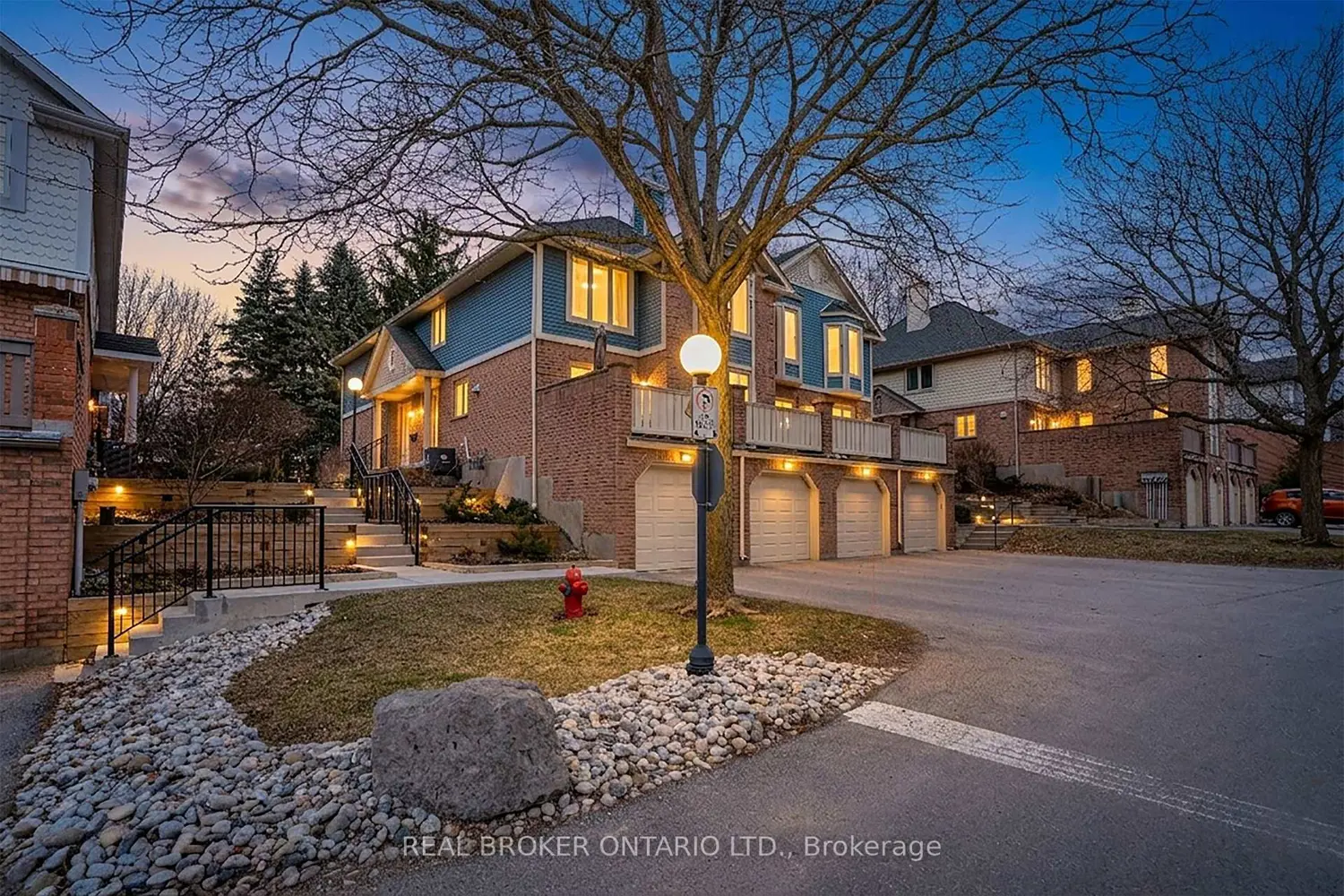 941 Gordon Street 11