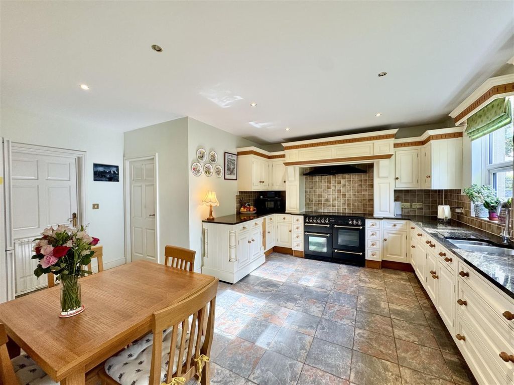 Additional image 6 of 5 bed detached house for saleManadon Park, Plymouth PL5