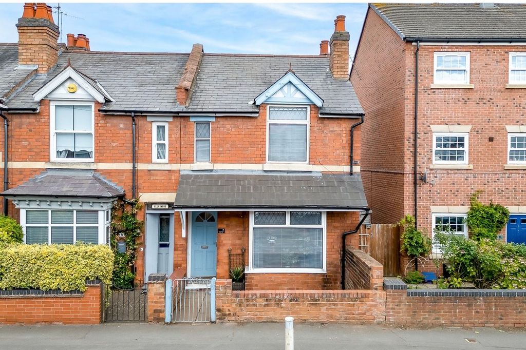 4 bed semi-detached house for saleUpper Cape, Warwick CV34