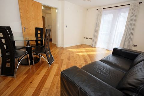 Pettacre Close, Woolwich, Thamesmead SE28