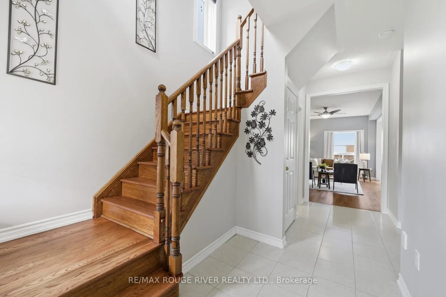 55 Redfern Crescent photo 4