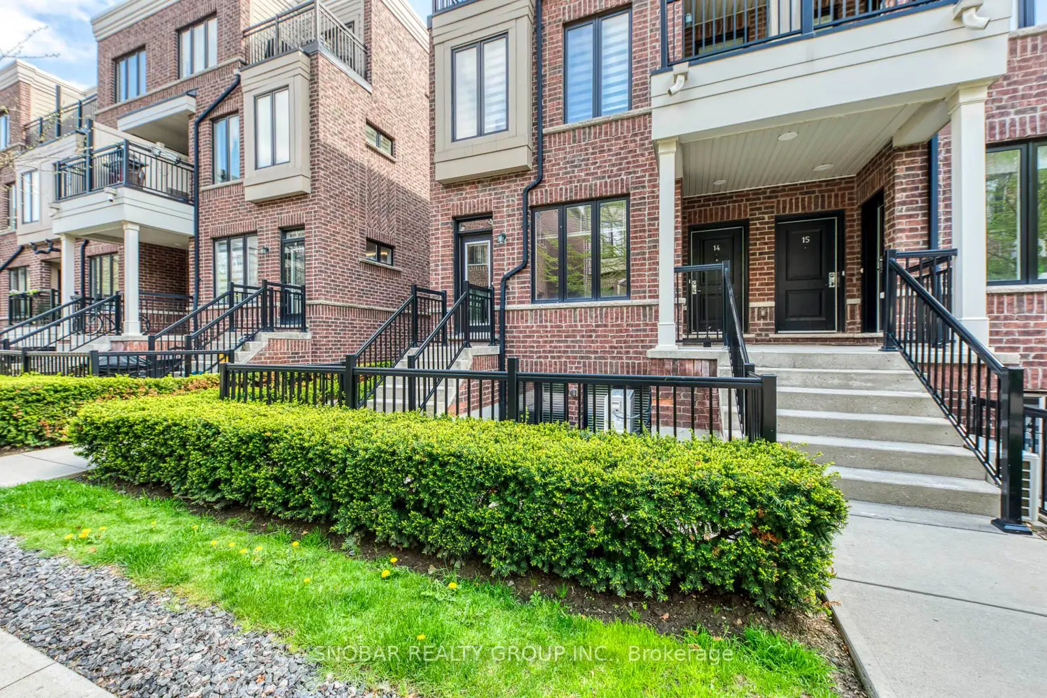 10 Carnation Avenue 13 photo 2