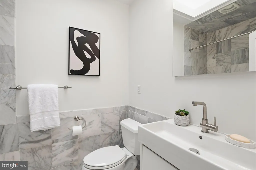 Additional image 18 of 2442 39th Street NW, Washington, DC 20007