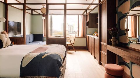 Cartier Circle, London E14, Studio to rent
