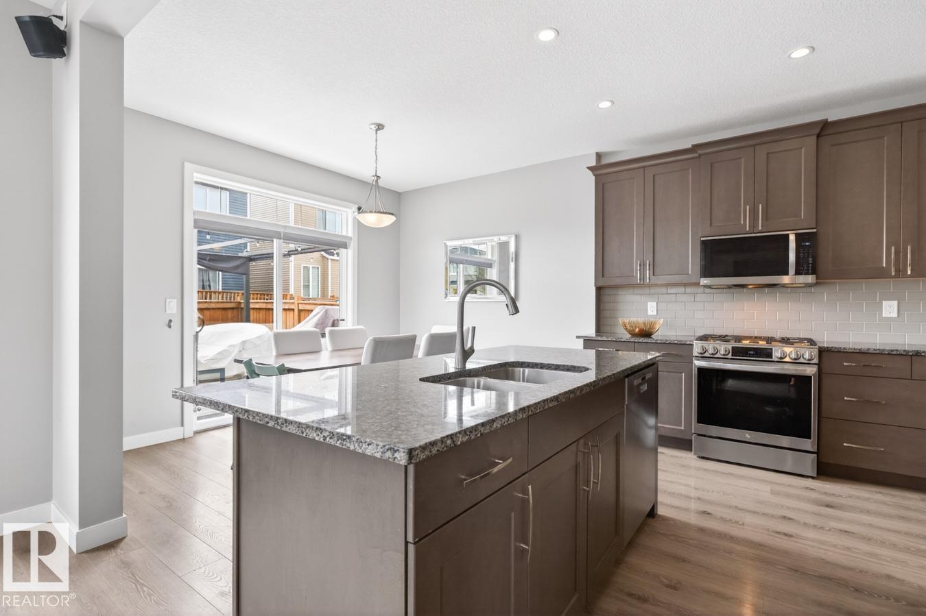 Additional image 6 of 20023 17a Avenue NW, Edmonton, AB, T6M0Y2