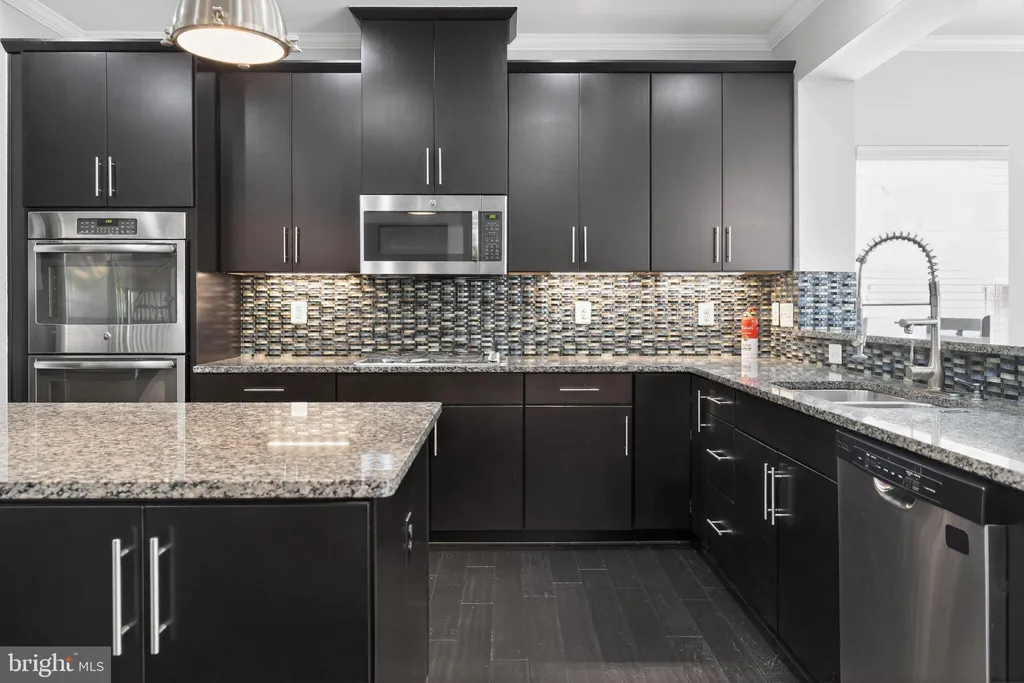 Additional image 9 of 2526 Baldwin Crescent NE, Washington, DC 20018