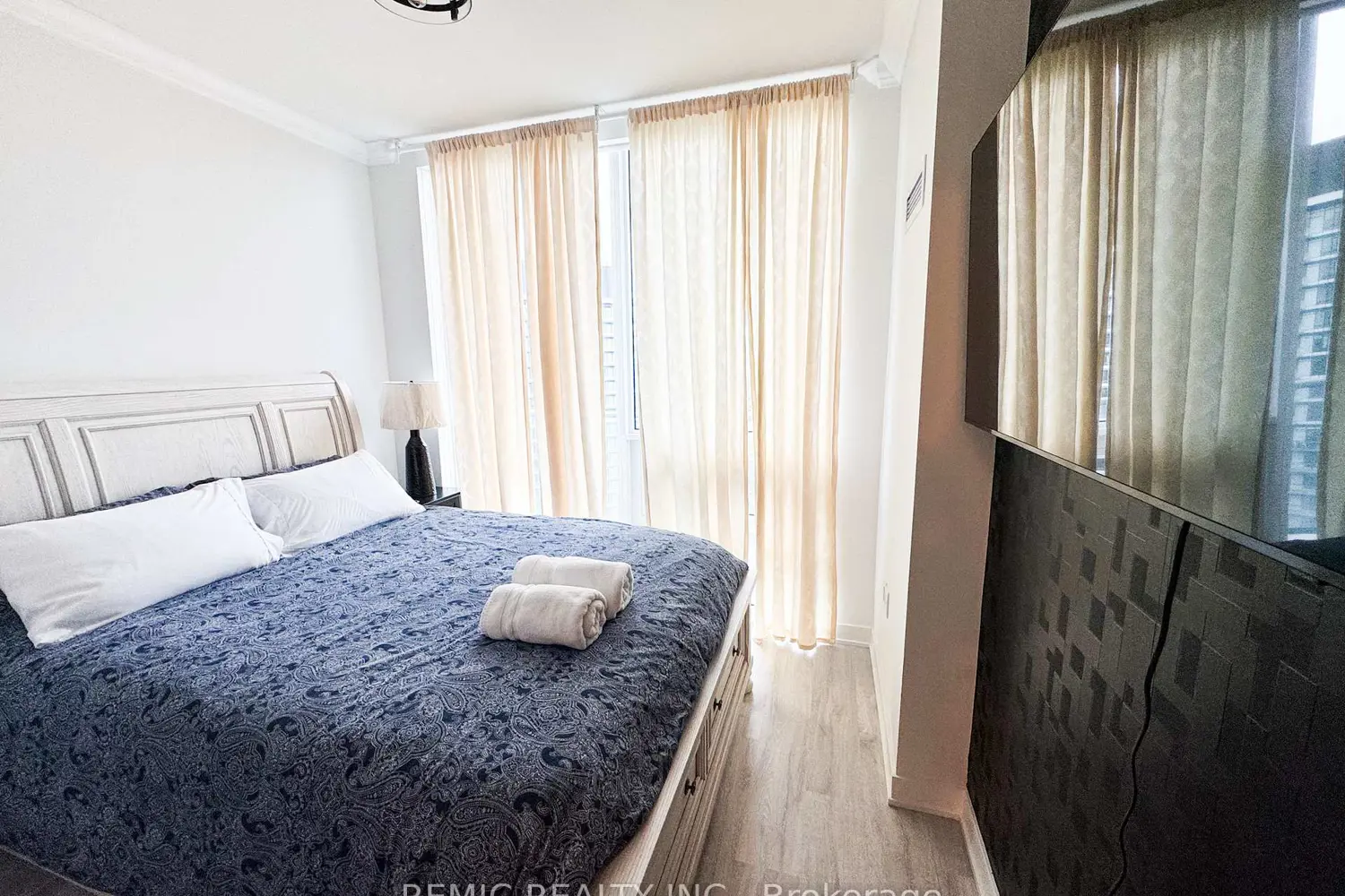 Additional image 6 of 4655 Metcalfe Avenue 2207