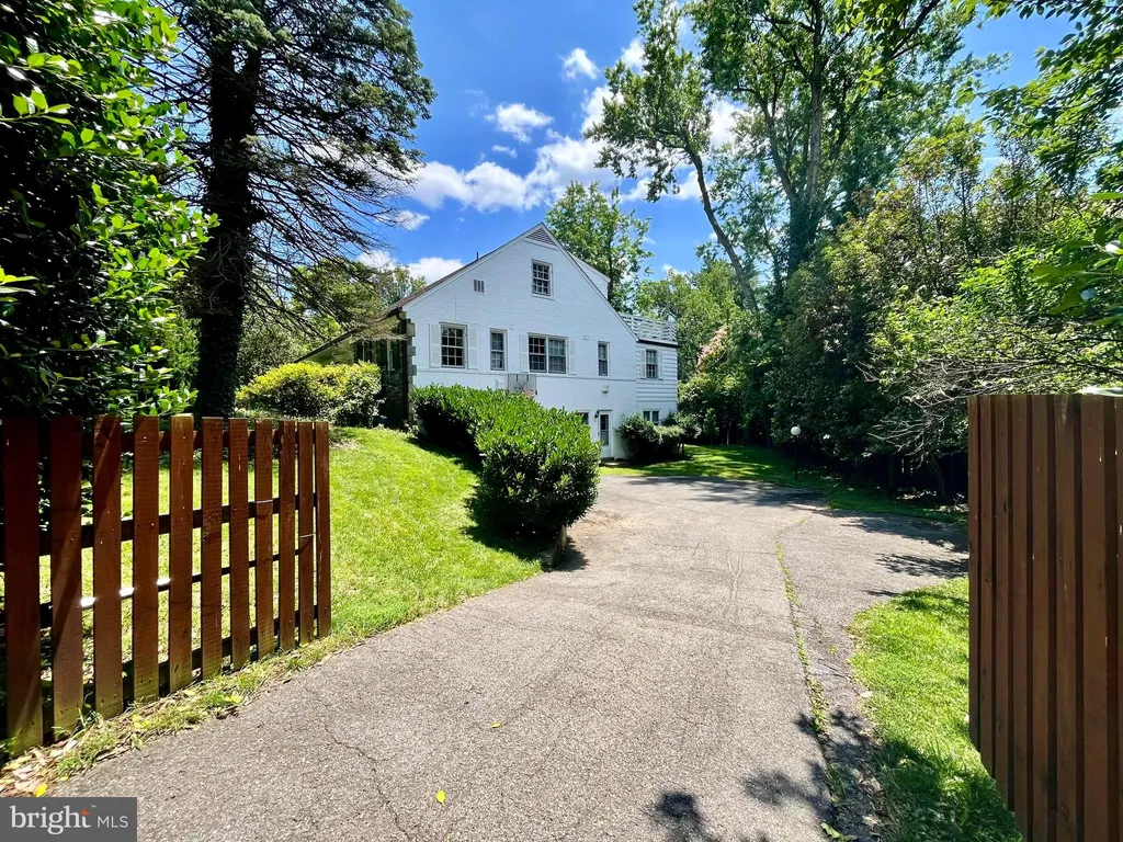 5100 Upton Street NW, Washington, DC 20016