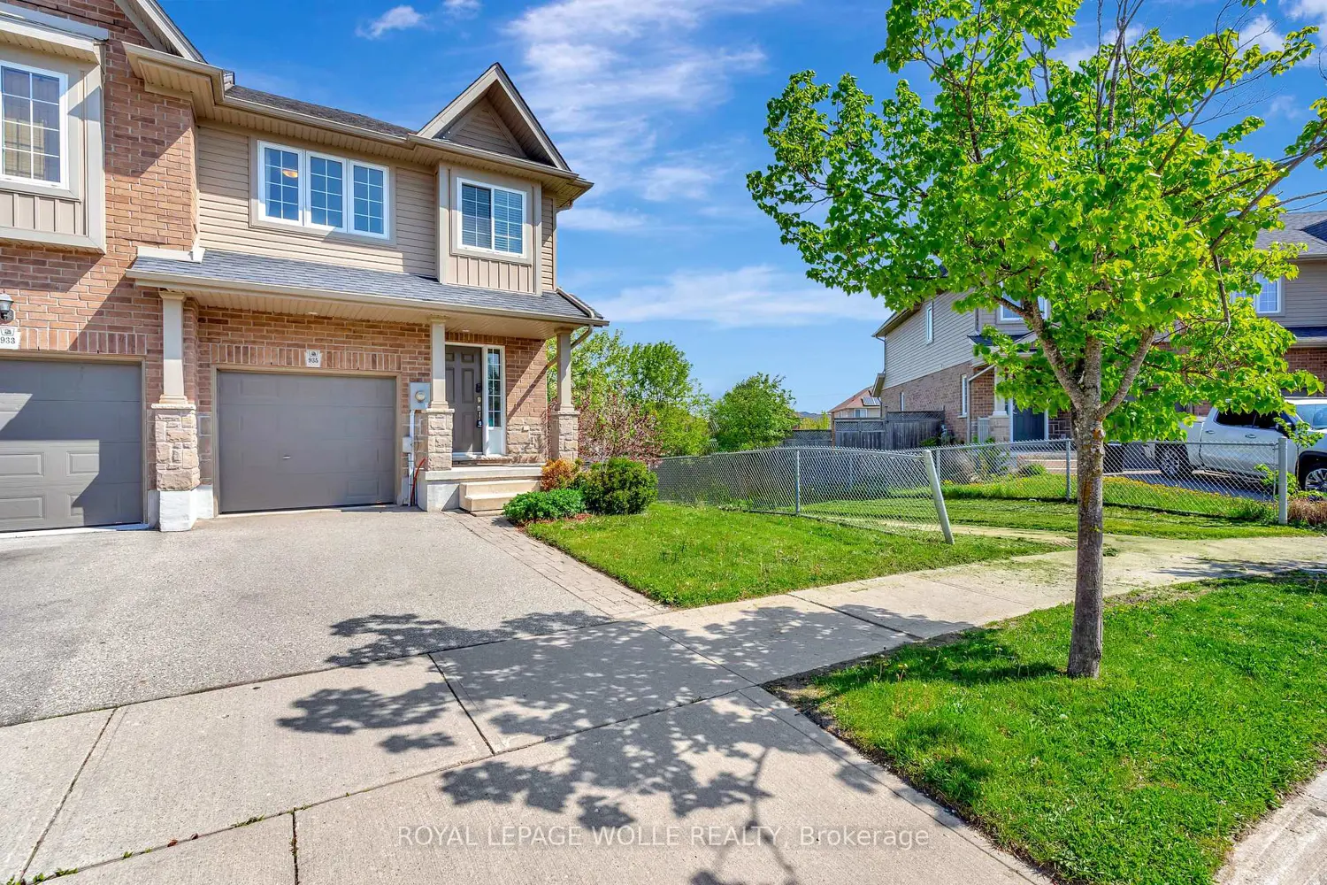 935 Zeller Crescent