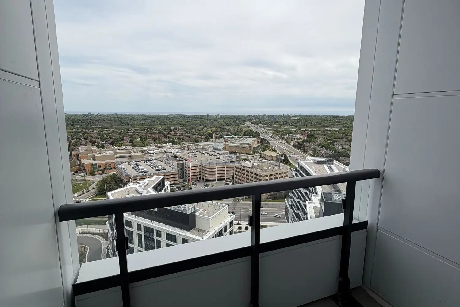 Additional image 10 of 2495 Eglinton Avenue 2412