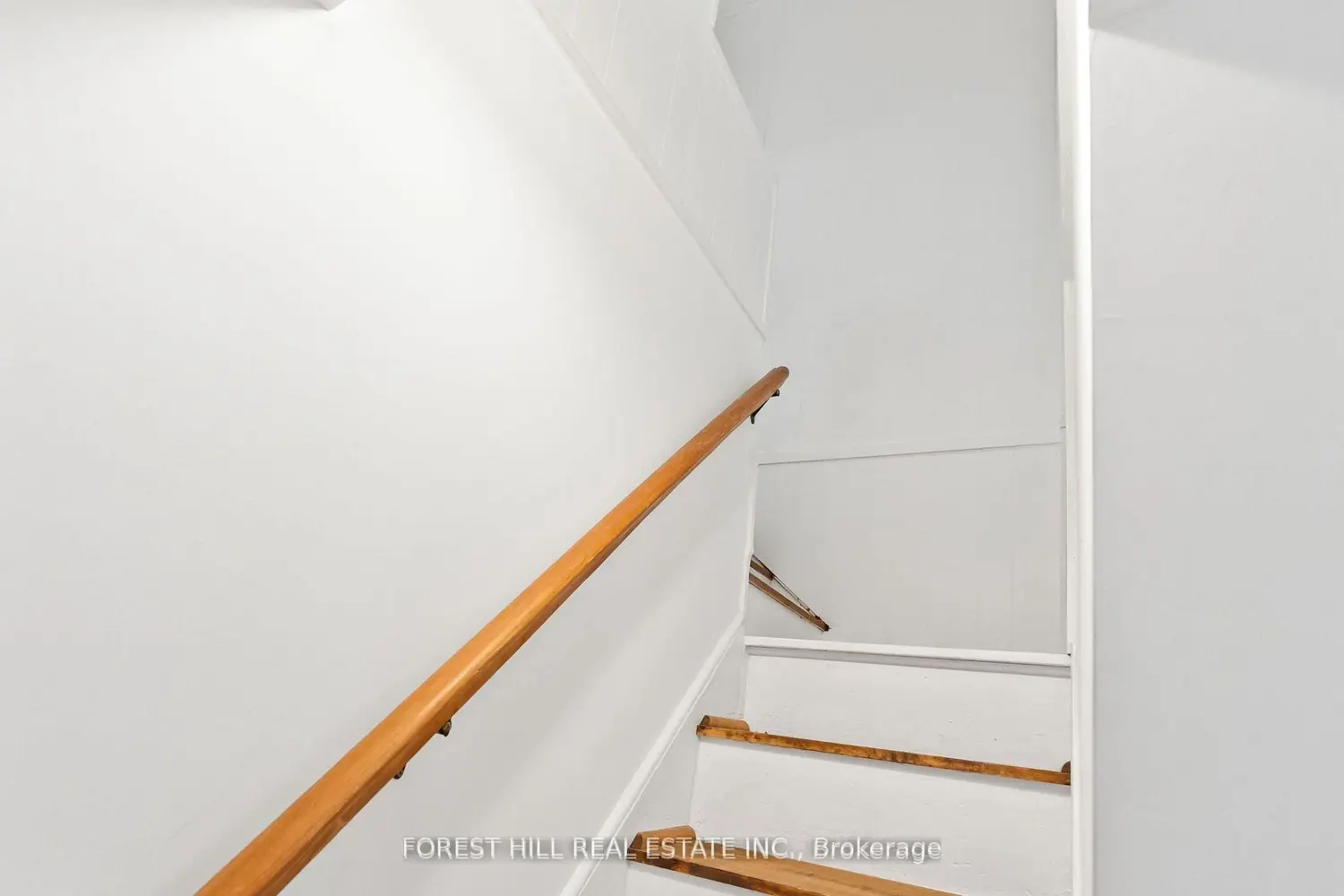 Additional image 9 of 672 Hatton Avenue