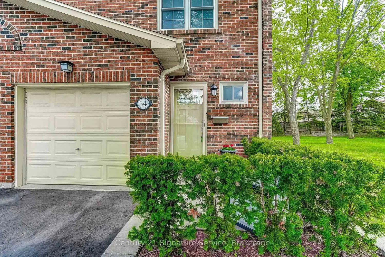 1951 Rathburn Road 54