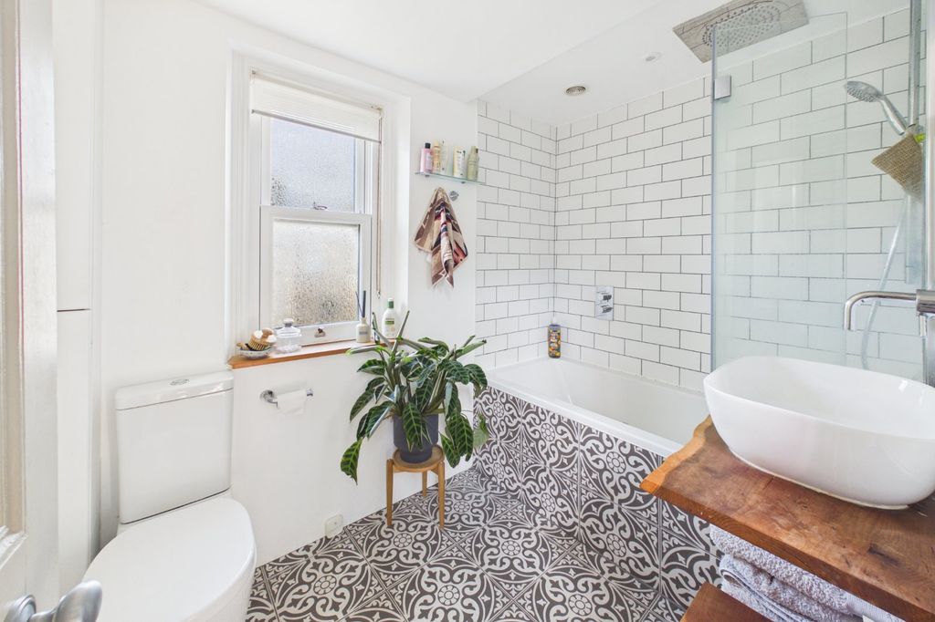 Additional image 6 of 2 bed flat for saleAlbert Road, Clevedon, North Somerset BS21