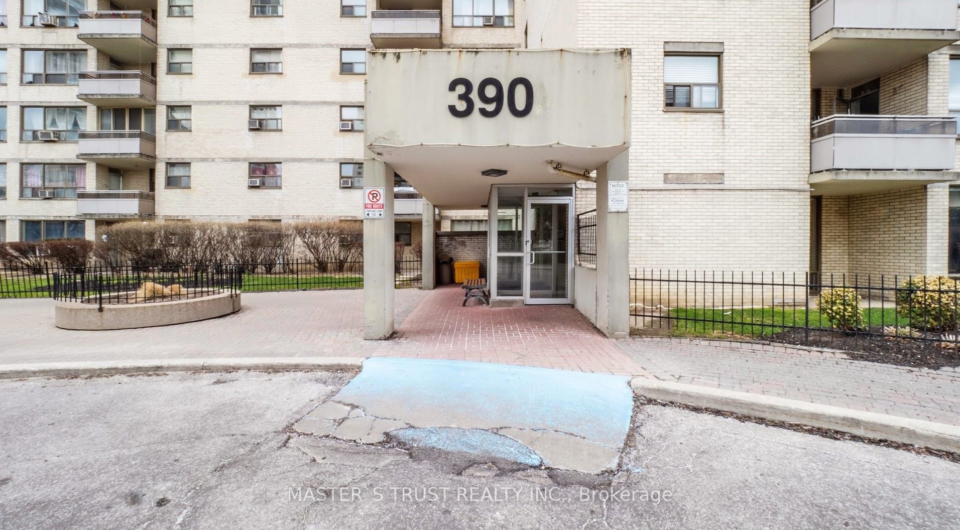 Additional image 3 of 1906-390 Dixon Road, Toronto, ON, M9R 1T4