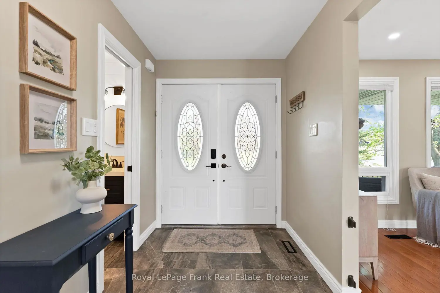 8 Gamron Avenue photo 2