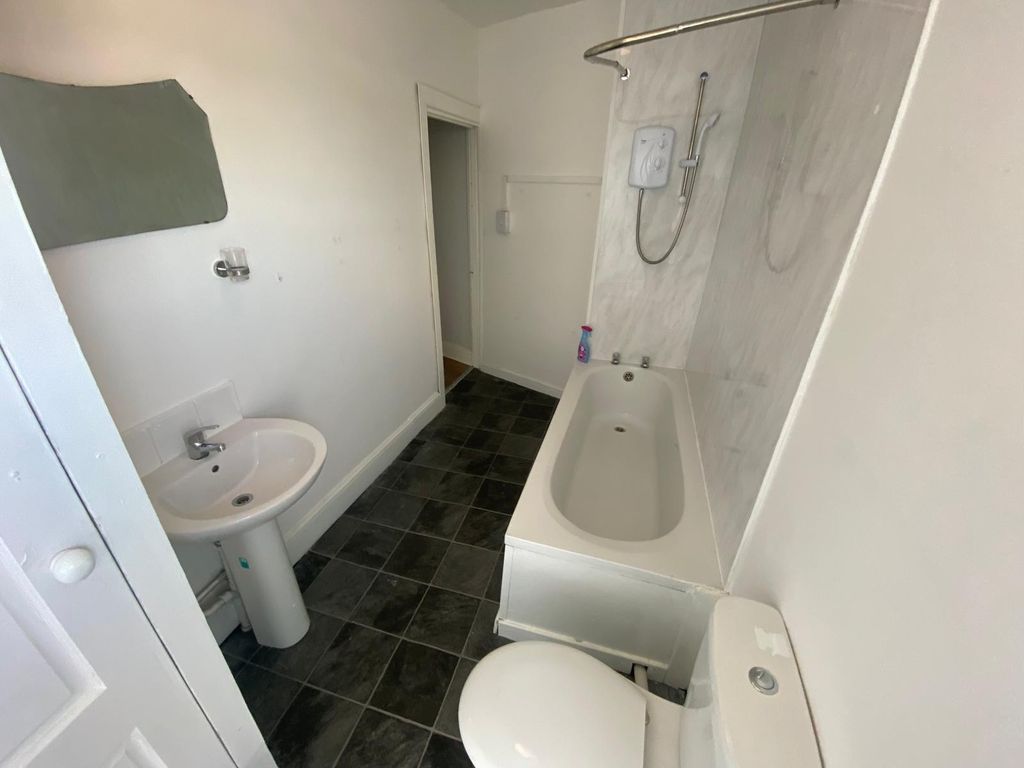 Additional image 6 of 1 bed flat for saleWindsor Road, Neath, Neath Port Talbot. SA11