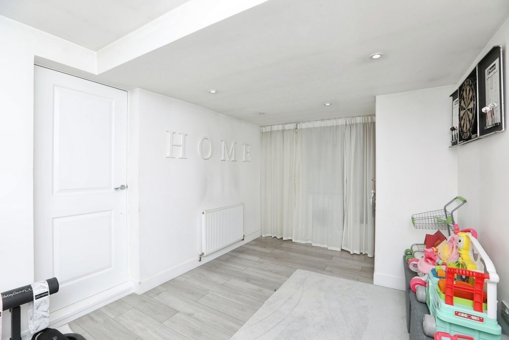 Additional image 13 of 3 bed semi-detached house for saleManor Grove, Sittingbourne, Kent ME10