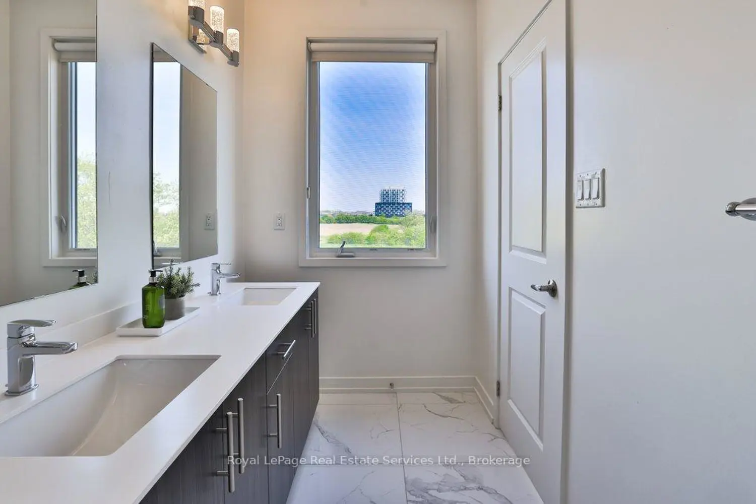 Additional image 8 of 3155 Mintwood Circle