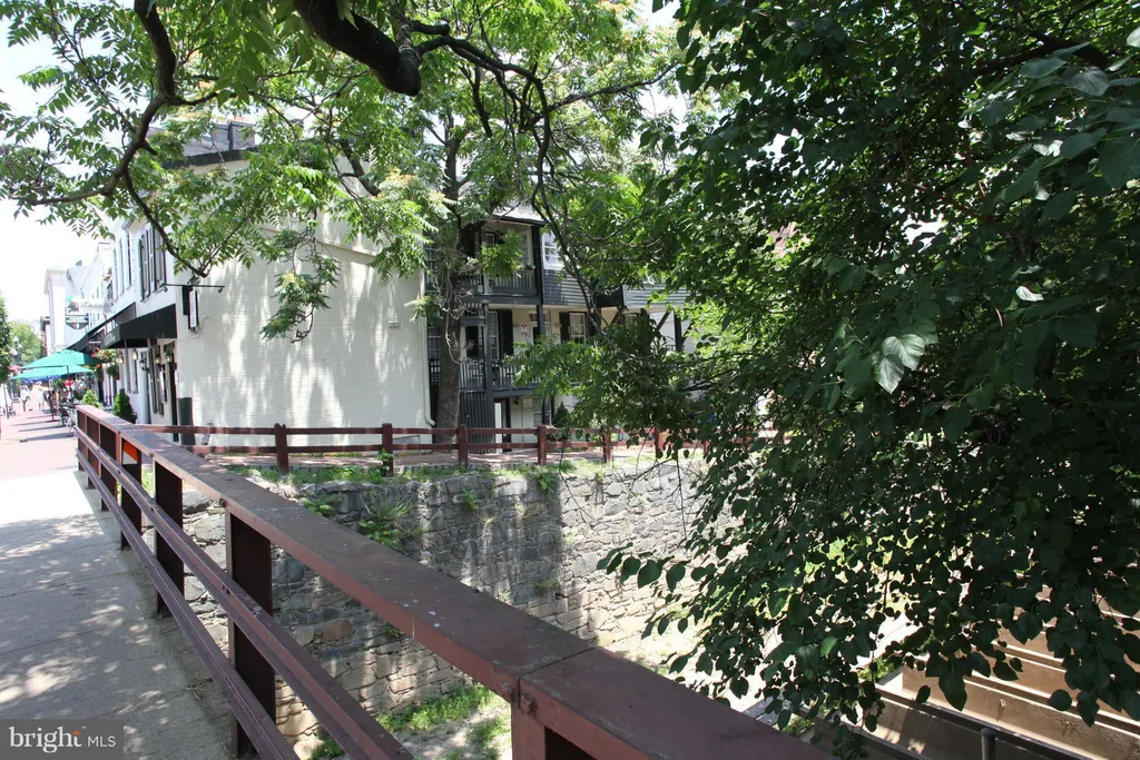 1045 31st Street NW Unit 205, Washington, DC 20007