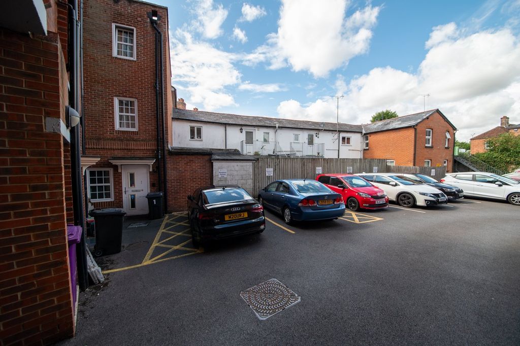 Additional image 8 of 1 bed flat for salePelican Lane, Newbury RG14