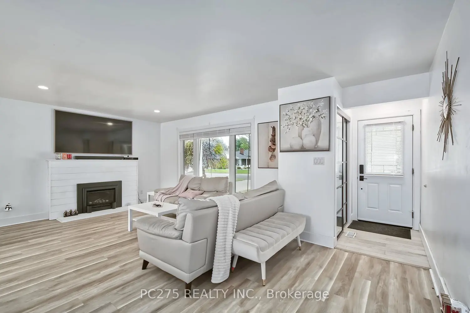 1053 Griffith Road photo 4