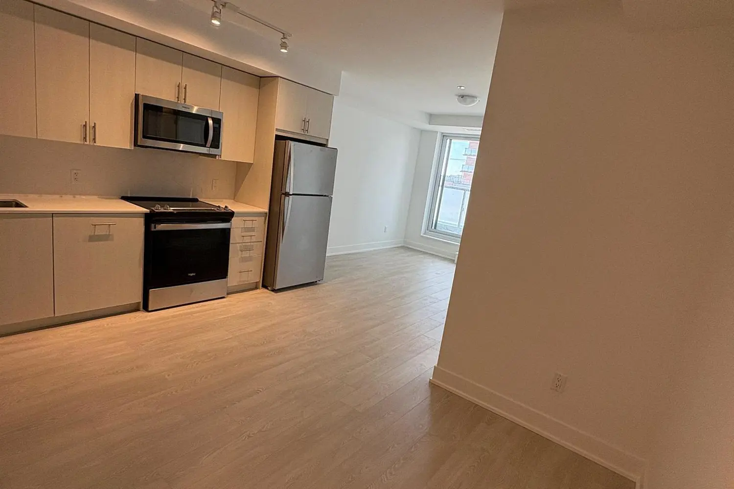 Additional image 6 of 2545 Simcoe Street 219