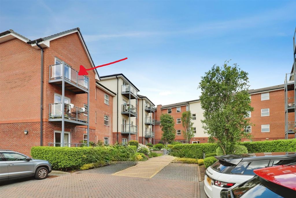 2 bed flat for saleHigh Street, Wolstanton, Newcastle ST5