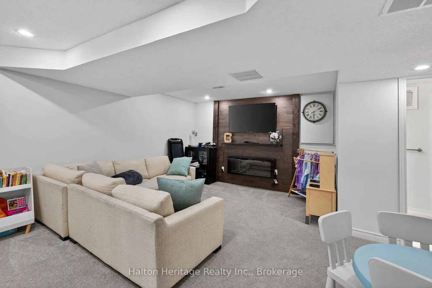Additional image 13 of 122 Hollybush Drive