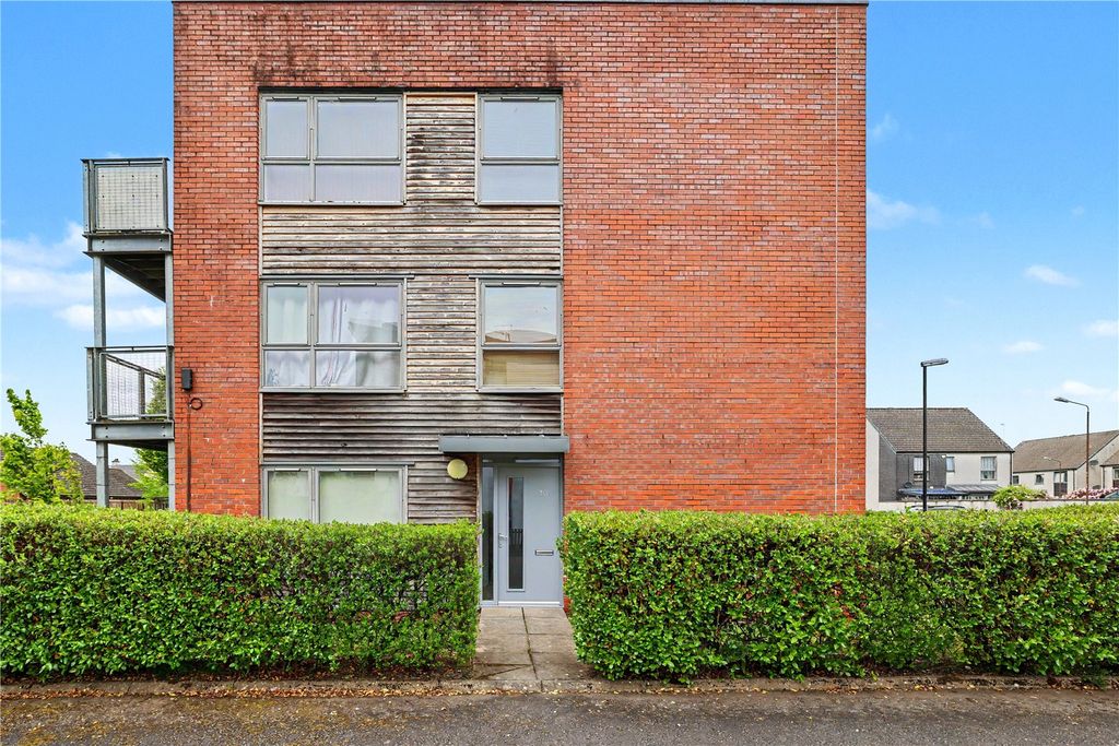 Additional image 2 of 2 bed flat for saleWeir Street, Stirling, Stirlingshire FK8