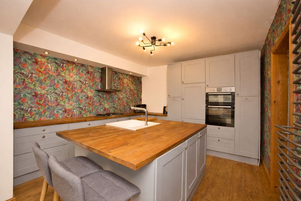 Additional image 8 of 4 bed semi-detached house for saleSt. Lukes Avenue, Ramsgate CT11