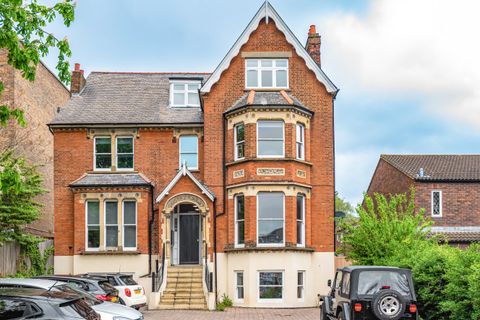 Thurlow Park Road, London SE21