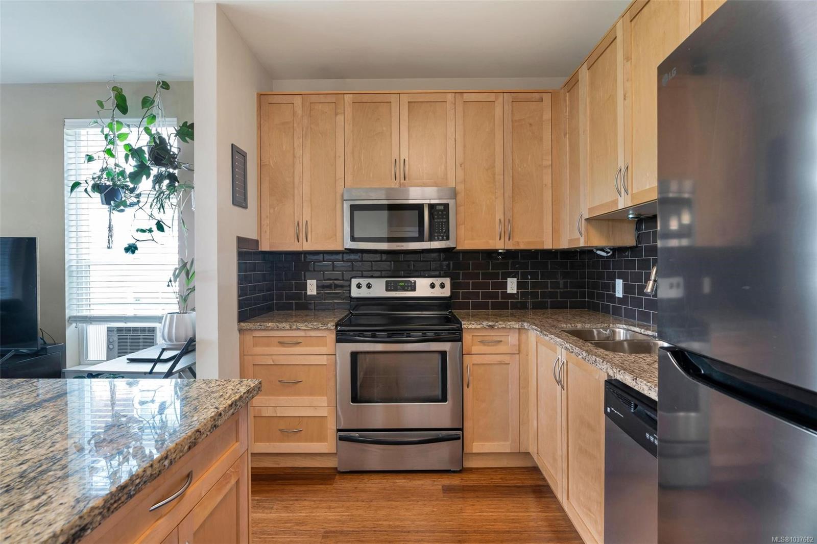 Additional image 5 of 302-608 Fairway Avenue, Langford, BC, V9B 2R5