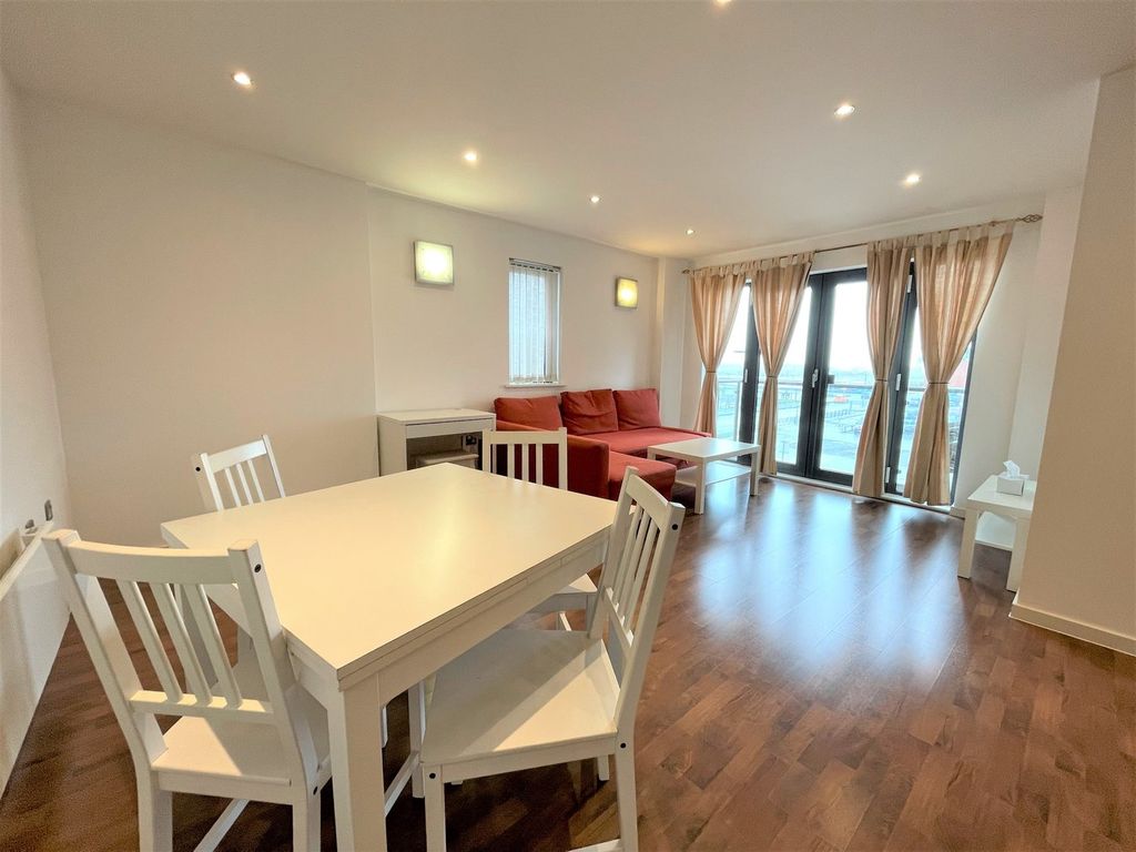 Additional image 2 of 2 bed flat for saleSouth Quay, Kings Road, Swansea SA1