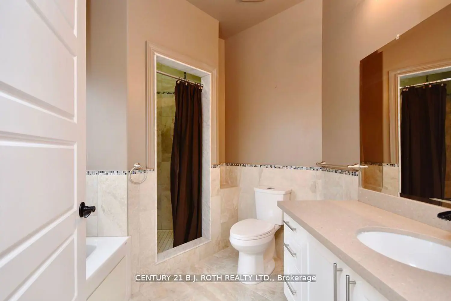 Additional image 9 of 1738 Wingrove Avenue